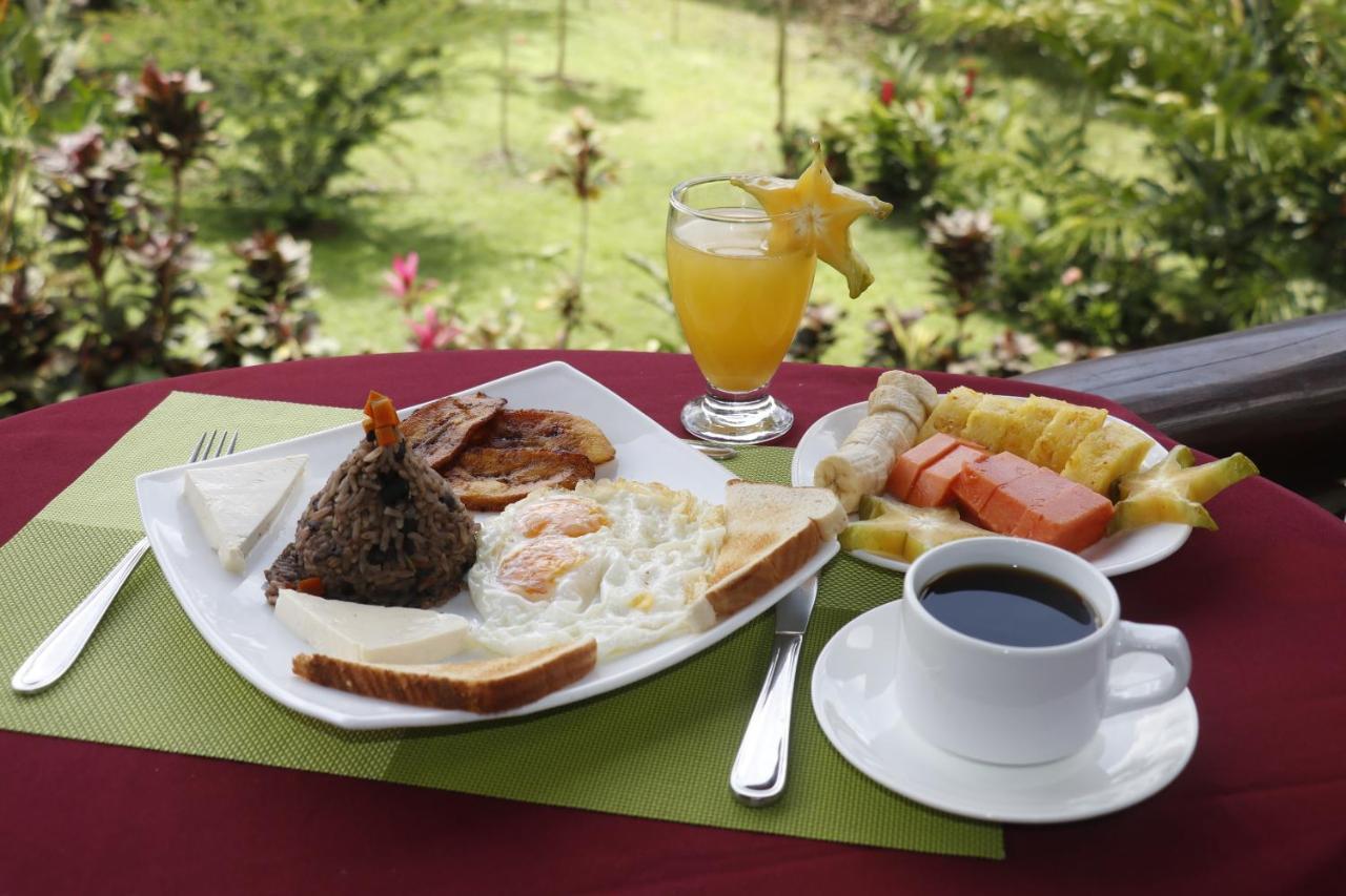 Hotel Rancho Cerro Azul La Fortuna Extérieur photo