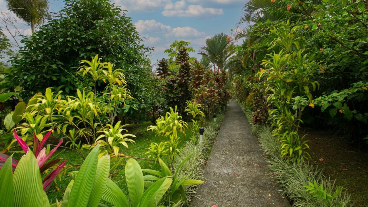 Hotel Rancho Cerro Azul La Fortuna Extérieur photo